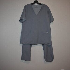 FIGS Men's Scrub set